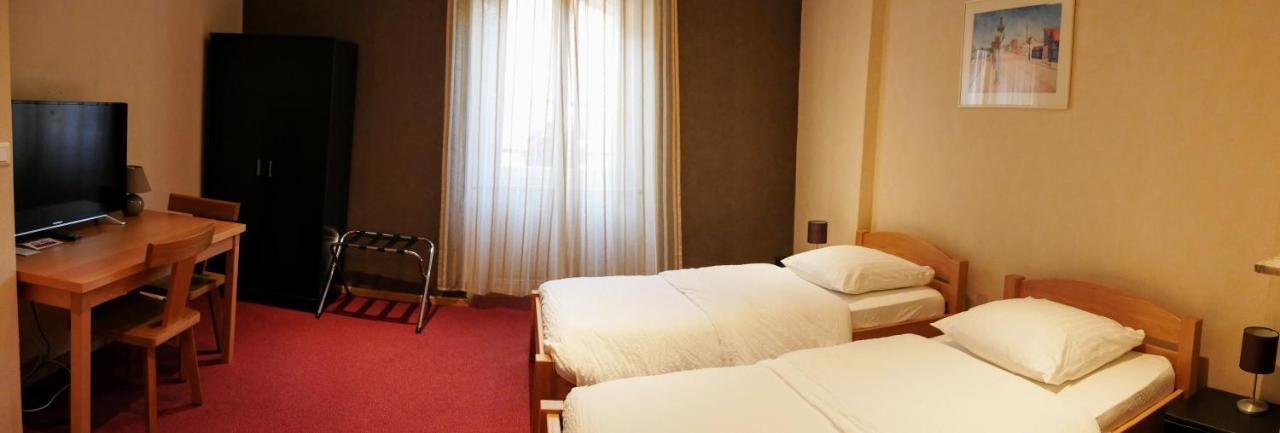 Ferrette Hotel Restaurant Collin מראה חיצוני תמונה